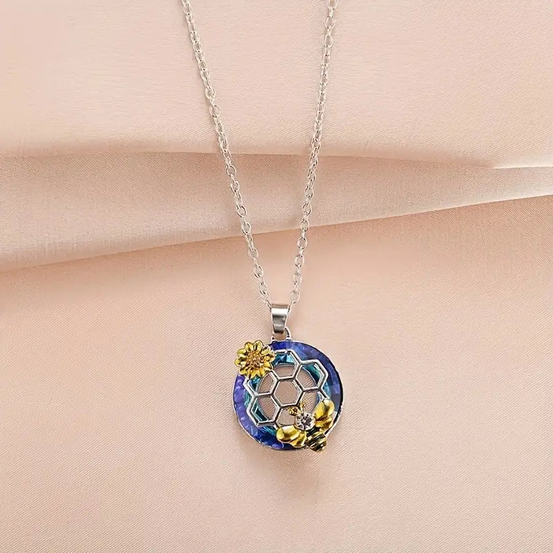 Women's Creative Bee Pendant Necklace