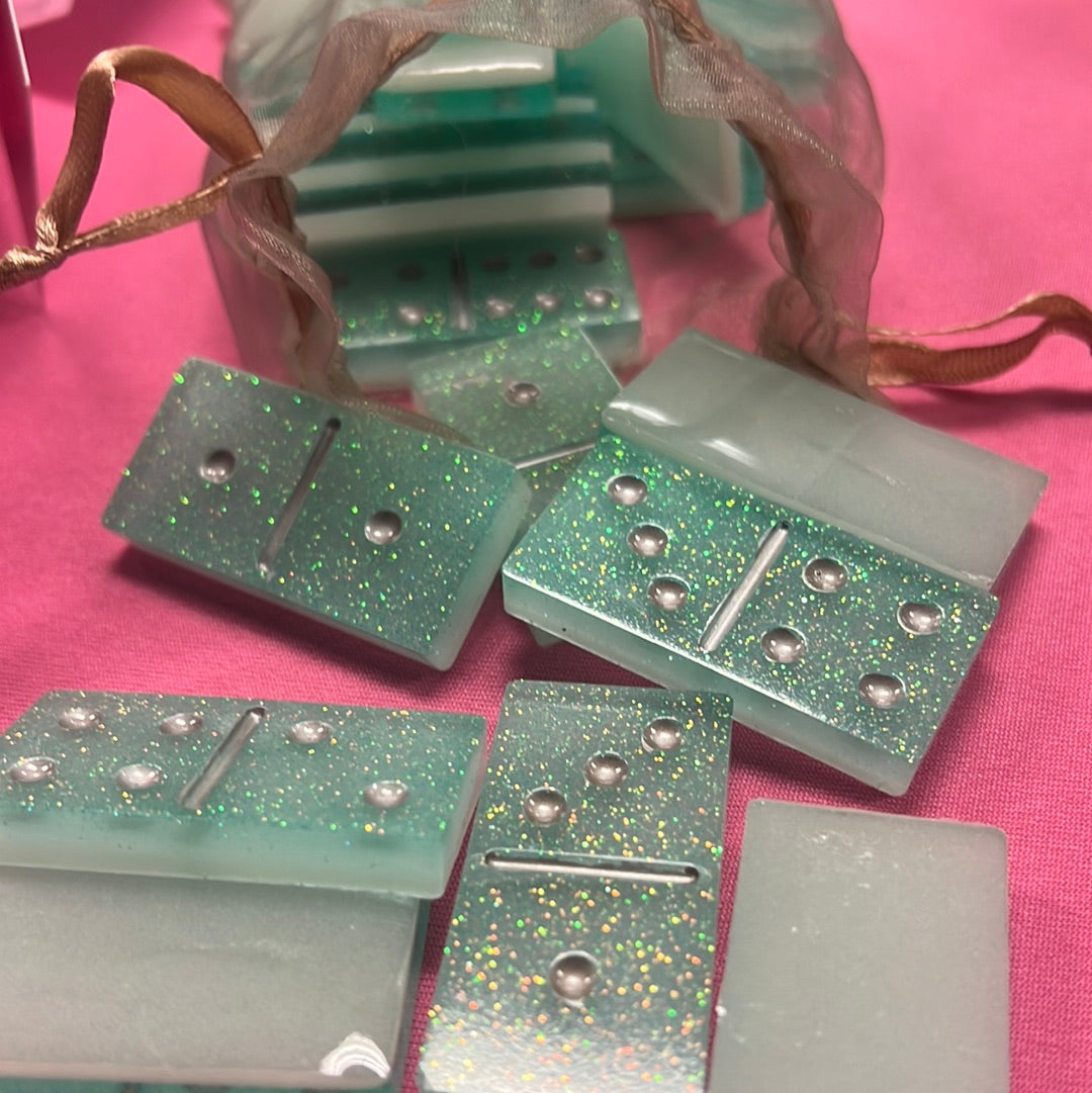 Dominoes set light turquoise with glitter